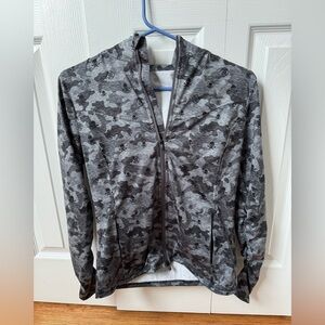 Like New G/FORE Skull & tees black camp Women’s zip hoodie, size S